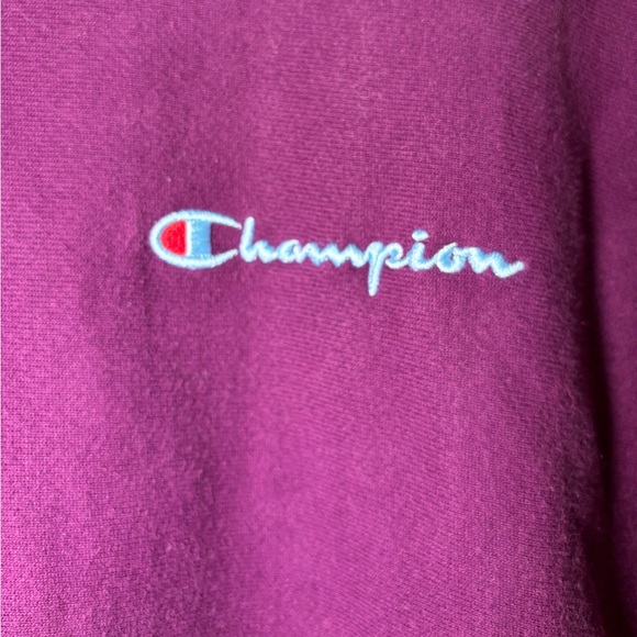 Women 100% authentic Champion Crewneck L/S Sweater size Small Solid Purple - Picture 2 of 4